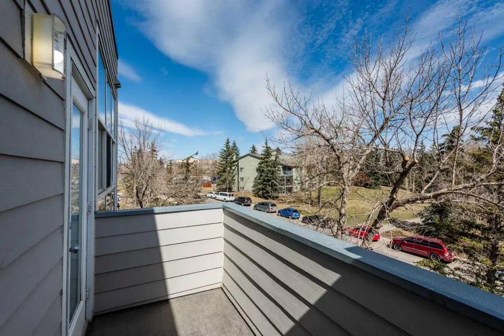 59 Glamis Drive SW, #304
