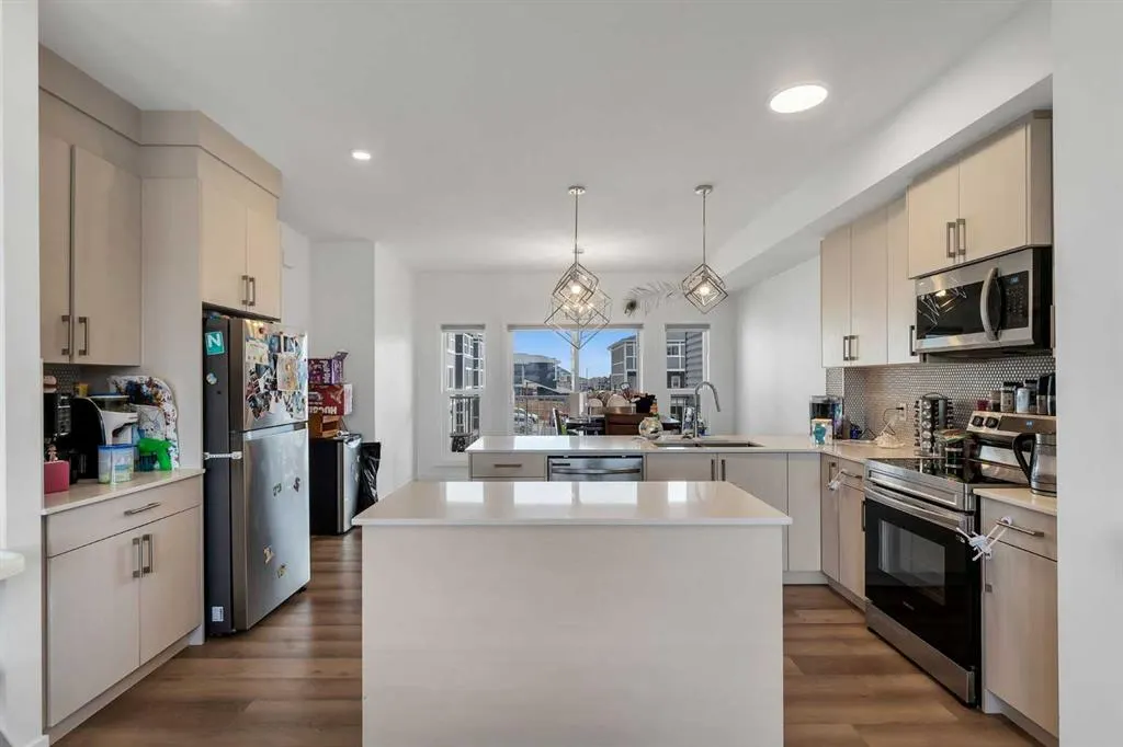 33 Merganser Drive W, #402