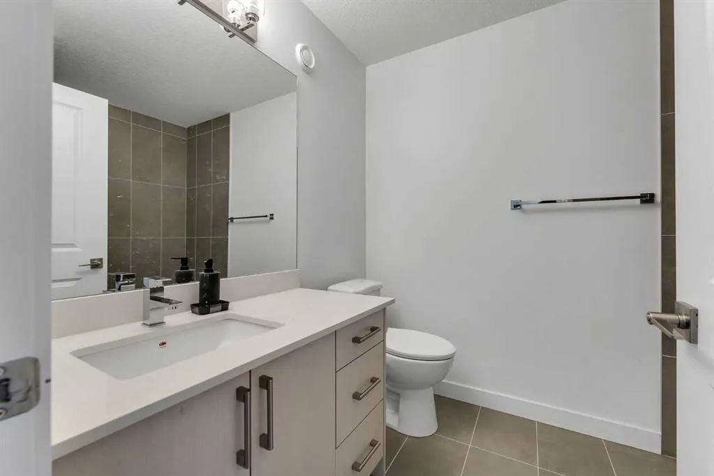 33 Merganser Drive W, #402