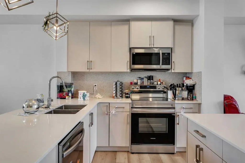 33 Merganser Drive W, #402