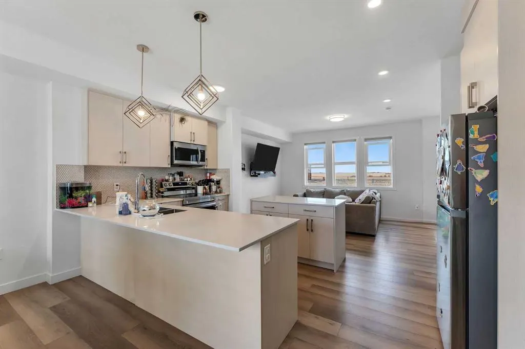 33 Merganser Drive W, #402