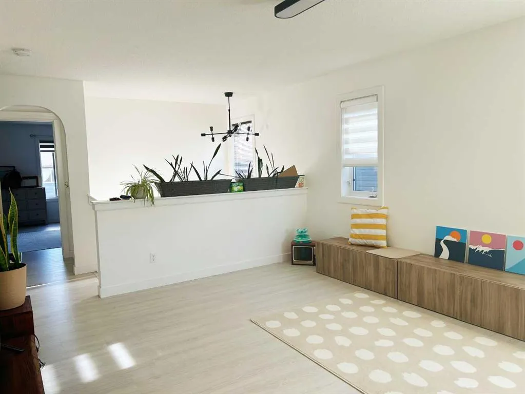 363 EVANSPARK Gardens