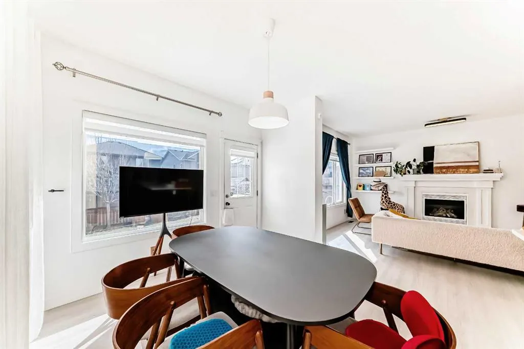 363 EVANSPARK Gardens