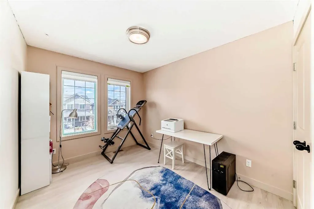 363 EVANSPARK Gardens