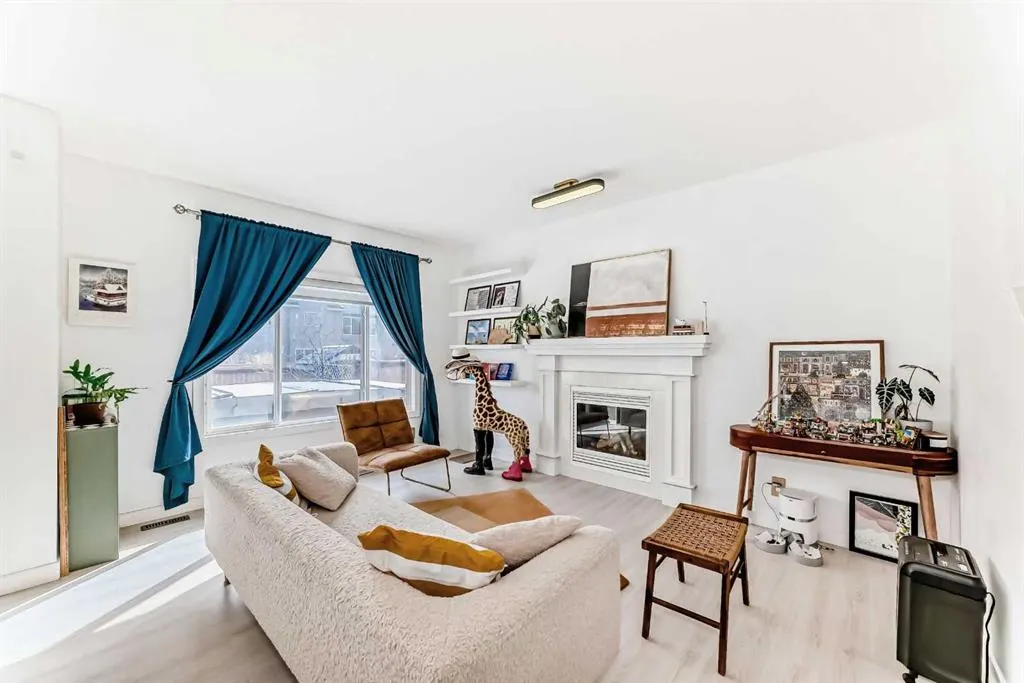 363 EVANSPARK Gardens