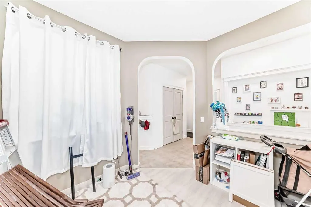 363 EVANSPARK Gardens