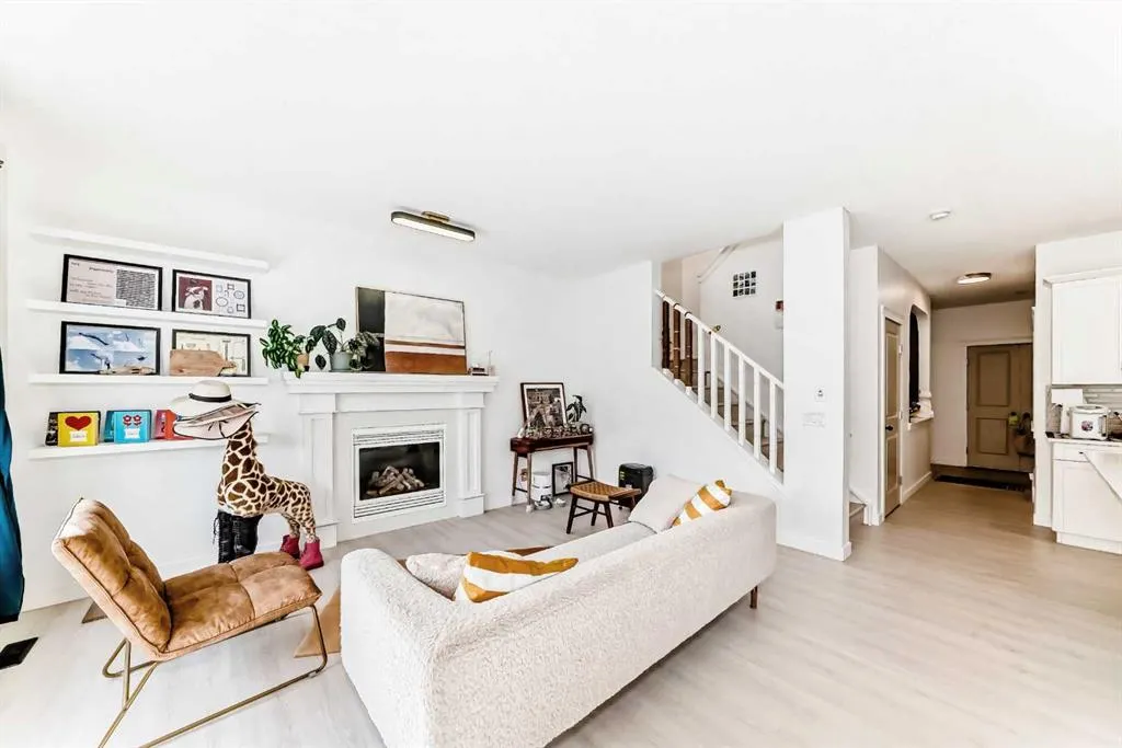 363 EVANSPARK Gardens