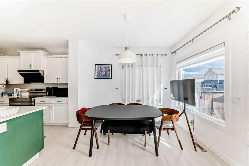 363 EVANSPARK Gardens