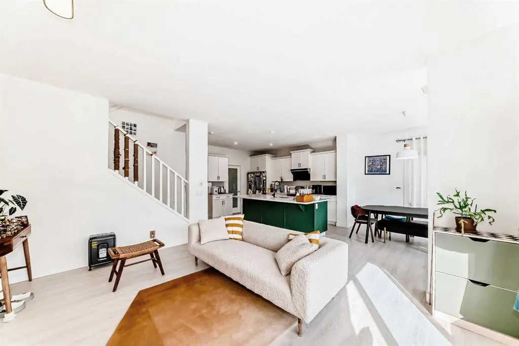 363 EVANSPARK Gardens