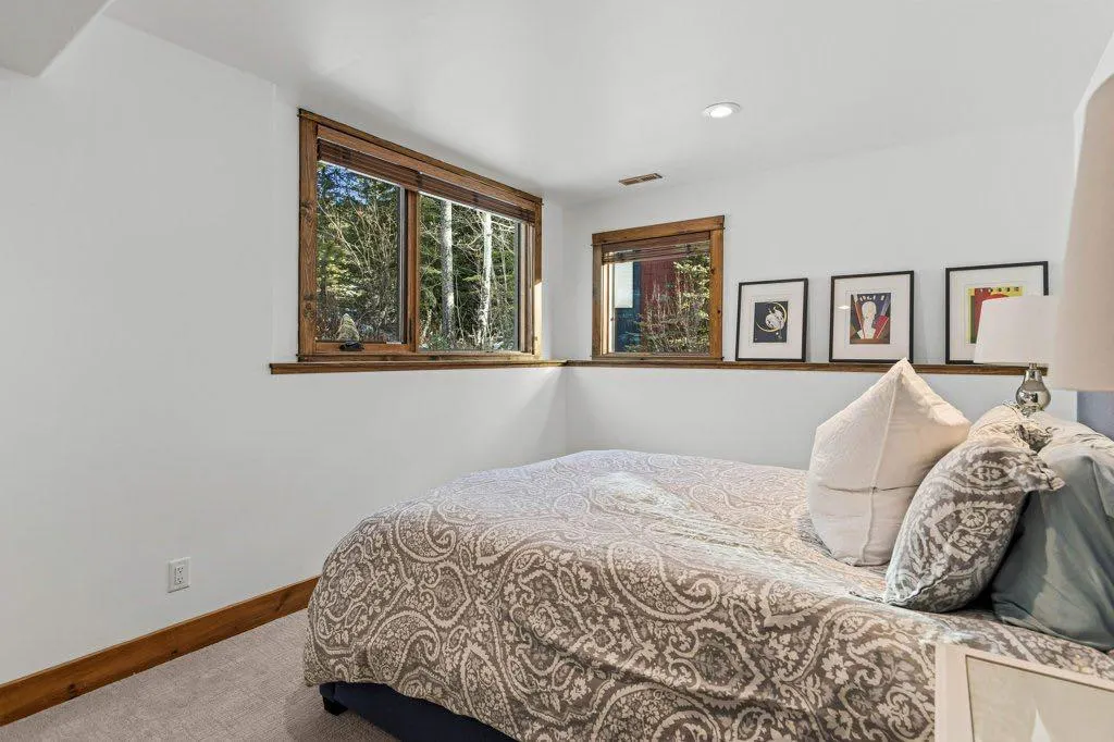 521 Silvertip Road