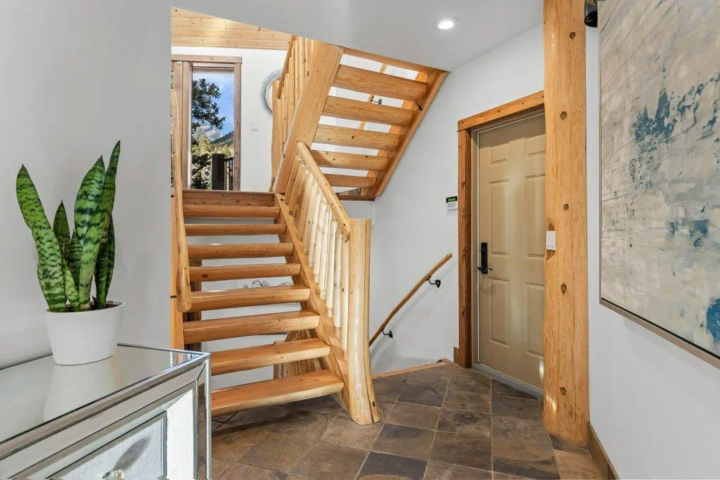 521 Silvertip Road