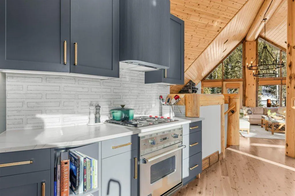 521 Silvertip Road