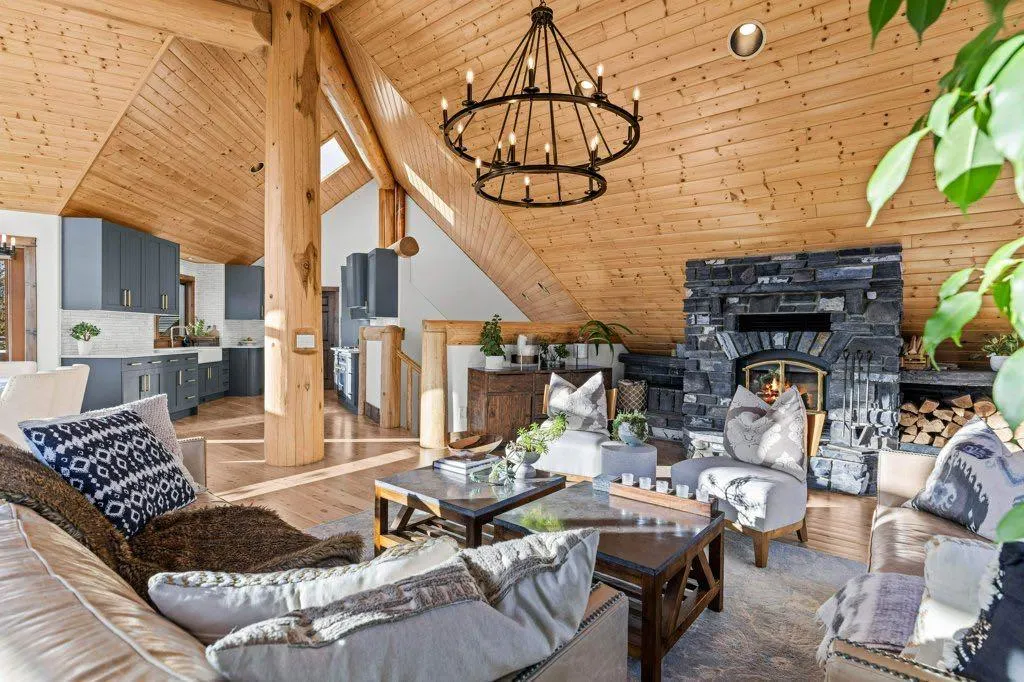 521 Silvertip Road