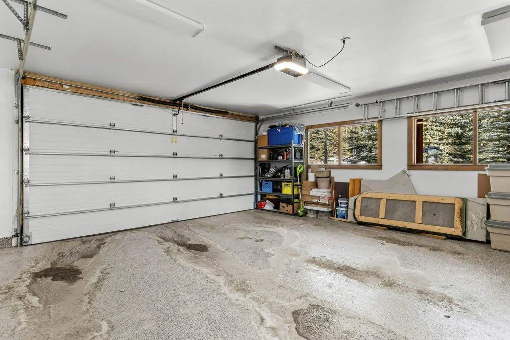 521 Silvertip Road
