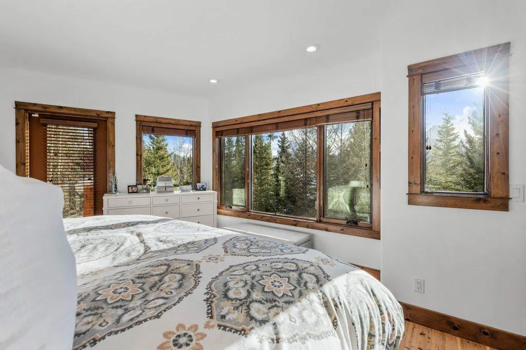 521 Silvertip Road