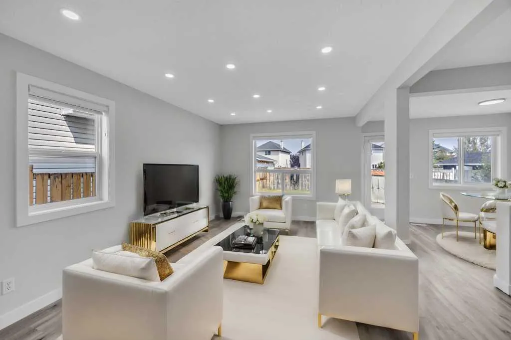 215 Coral Springs Circle NE