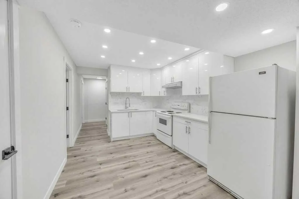 215 Coral Springs Circle NE