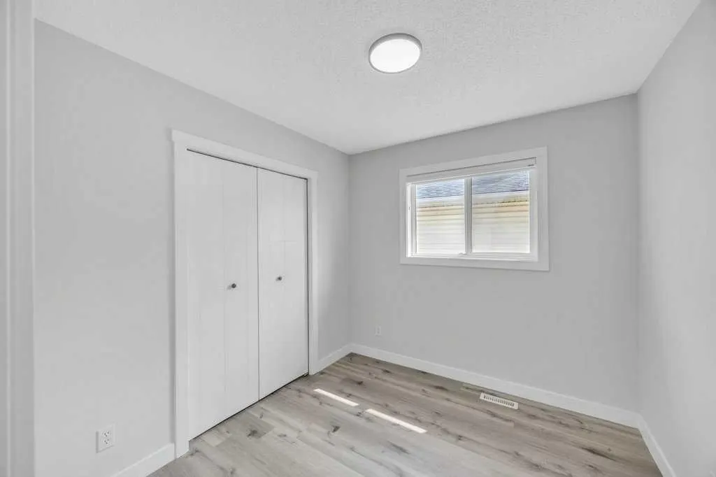 215 Coral Springs Circle NE