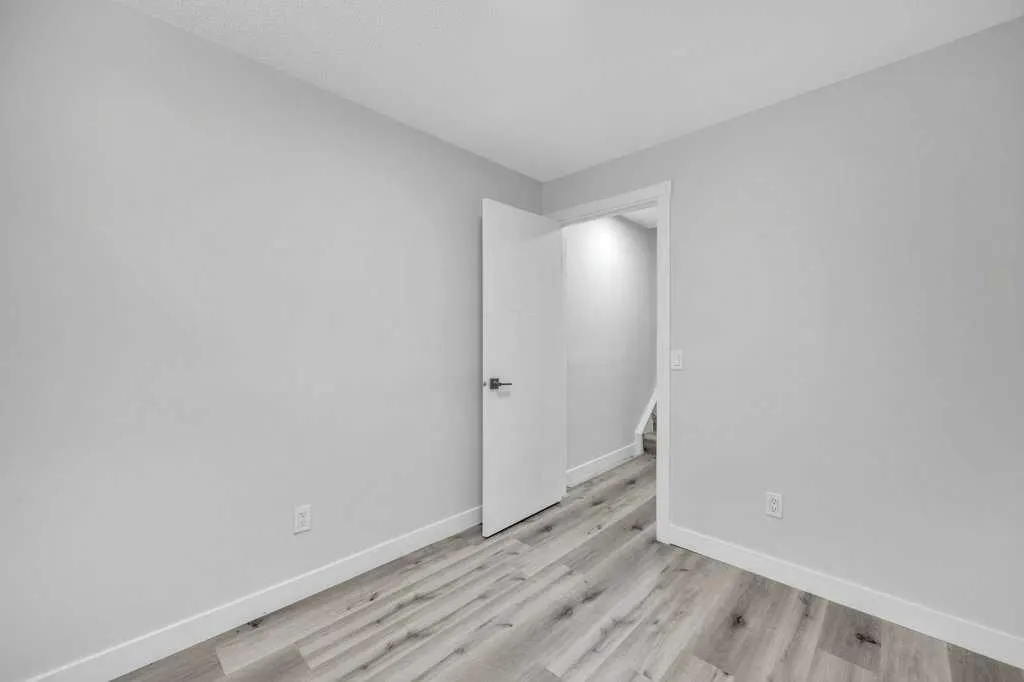 215 Coral Springs Circle NE