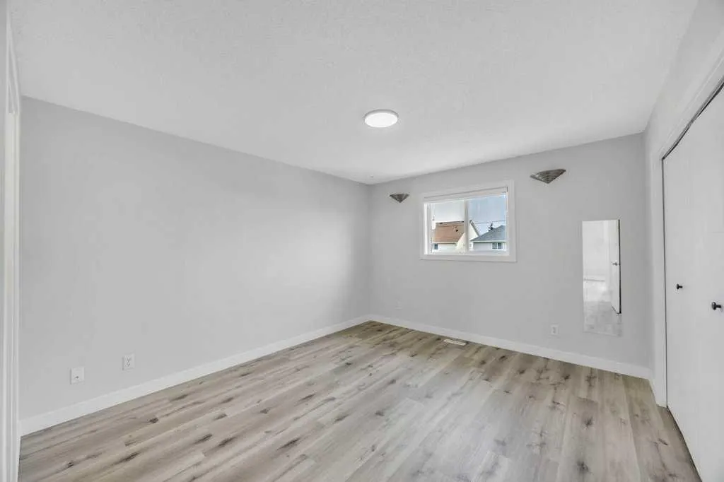 215 Coral Springs Circle NE