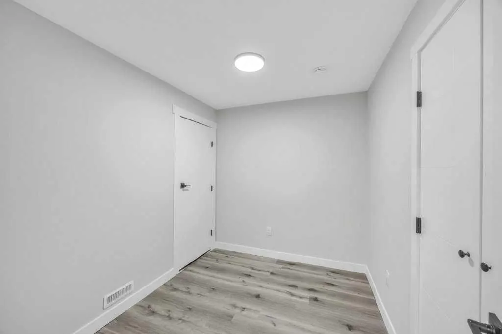 215 Coral Springs Circle NE
