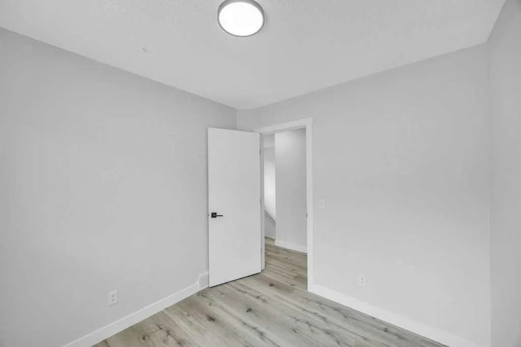 215 Coral Springs Circle NE