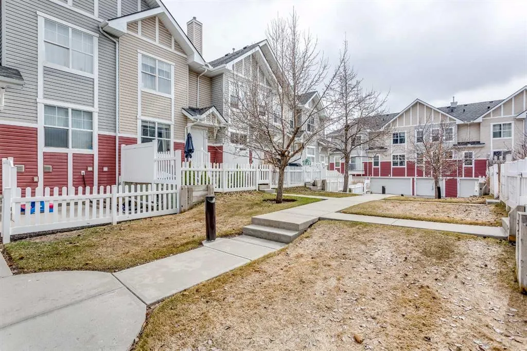 3050 New Brighton Gardens SE