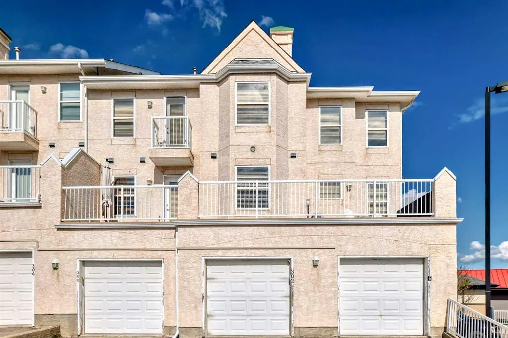 50 Westland Road, #302