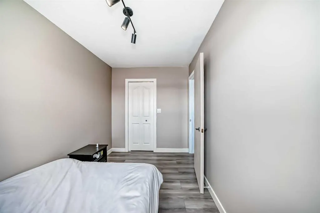 50 Westland Road, #302