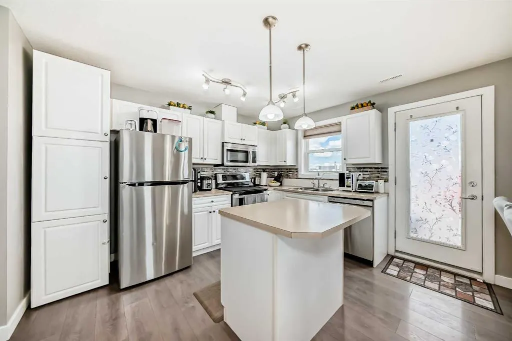 50 Westland Road, #302