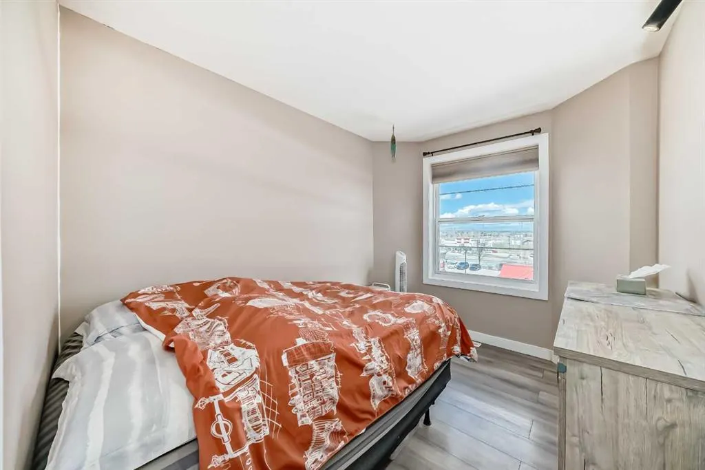 50 Westland Road, #302