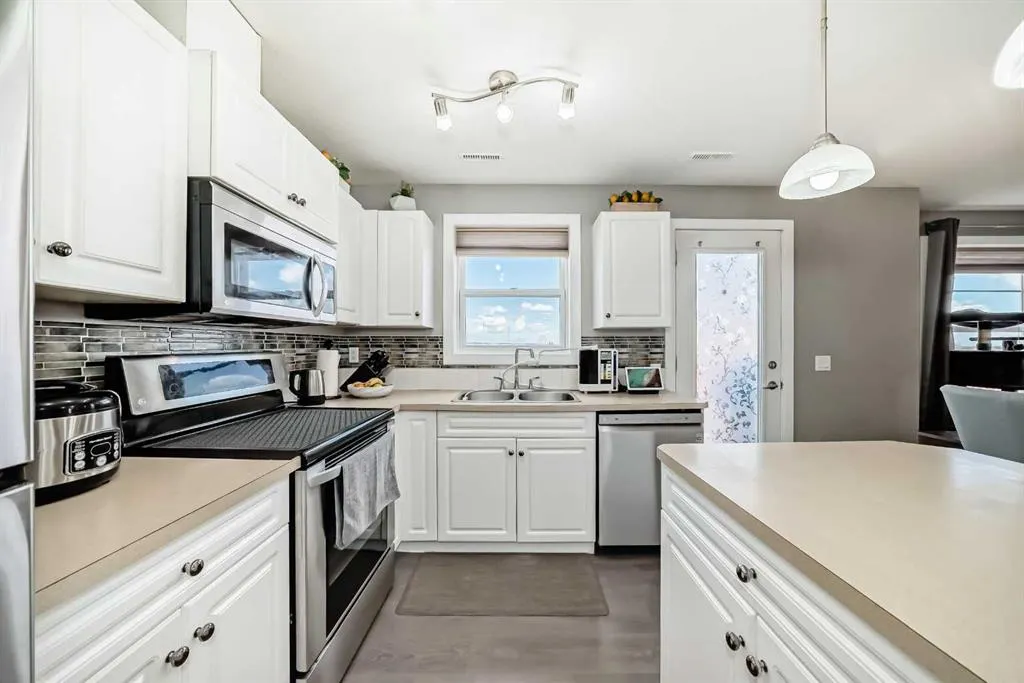 50 Westland Road, #302