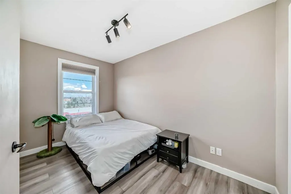 50 Westland Road, #302