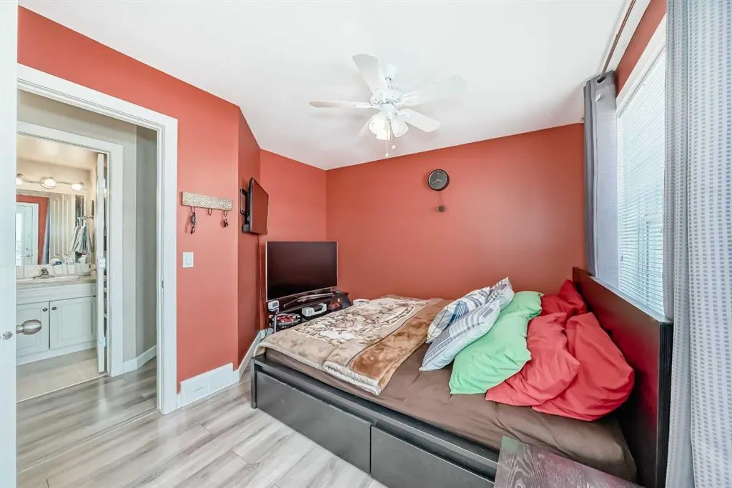 50 Westland Road, #302