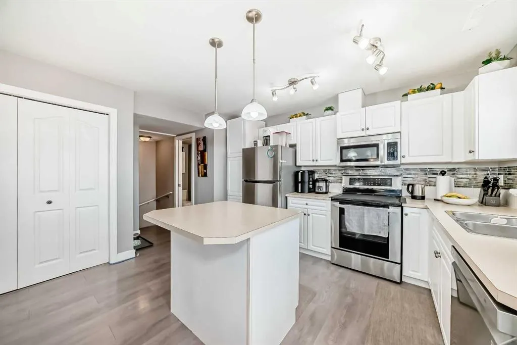 50 Westland Road, #302
