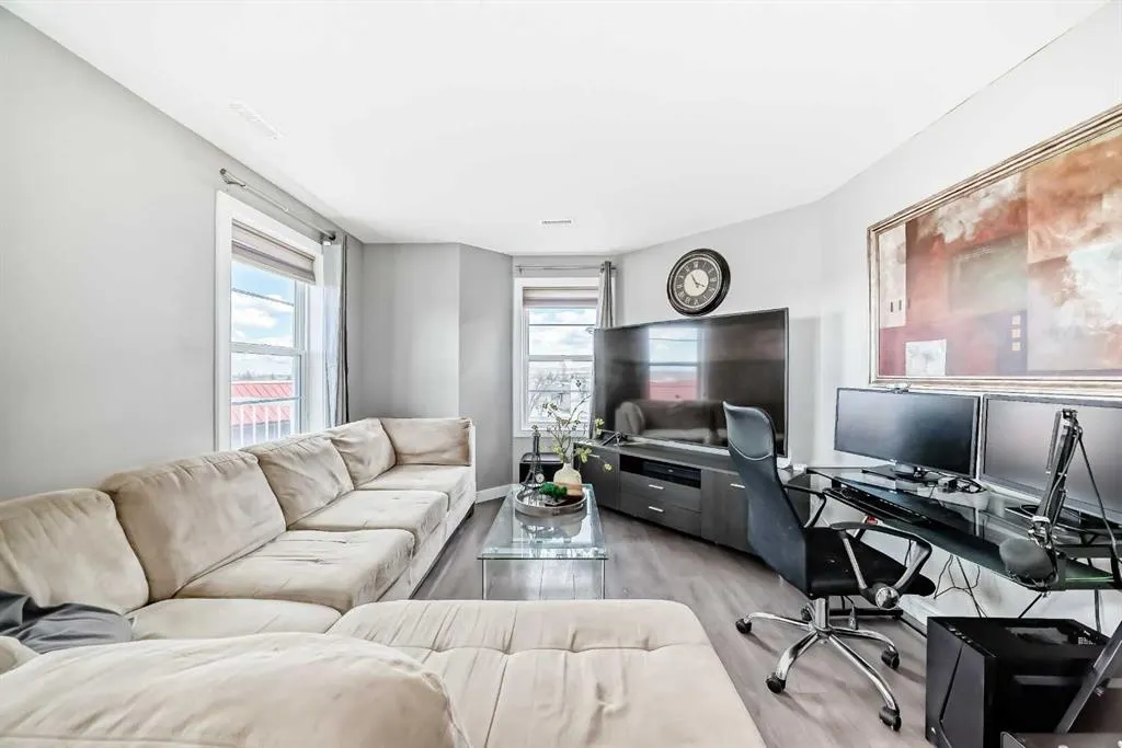 50 Westland Road, #302