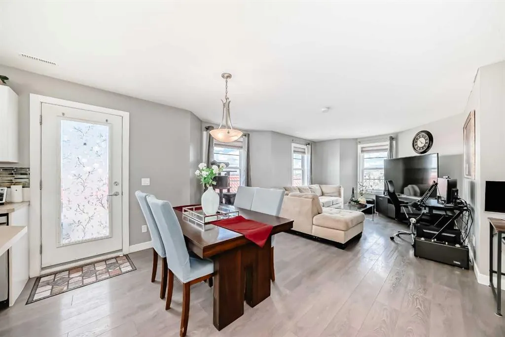 50 Westland Road, #302