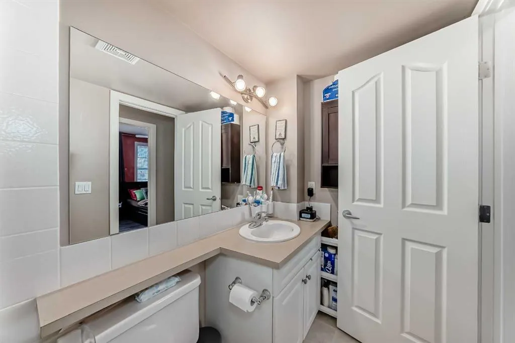 50 Westland Road, #302