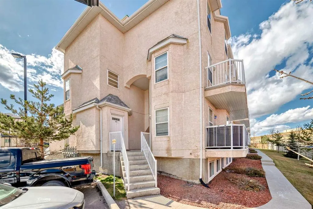 50 Westland Road, #302