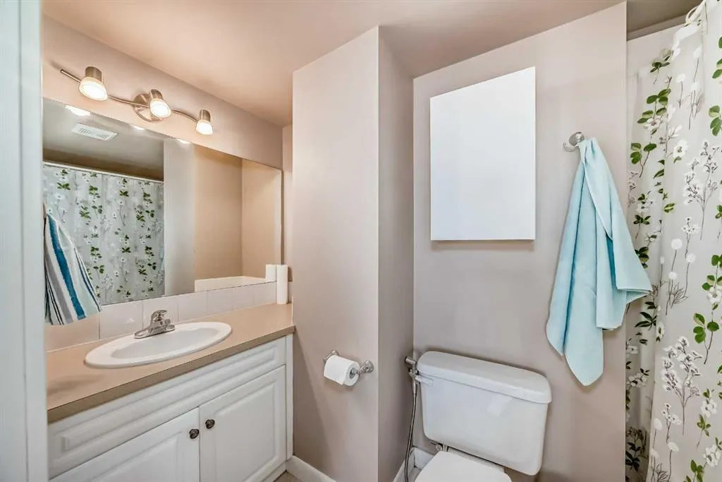 50 Westland Road, #302