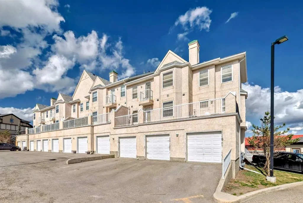 50 Westland Road, #302