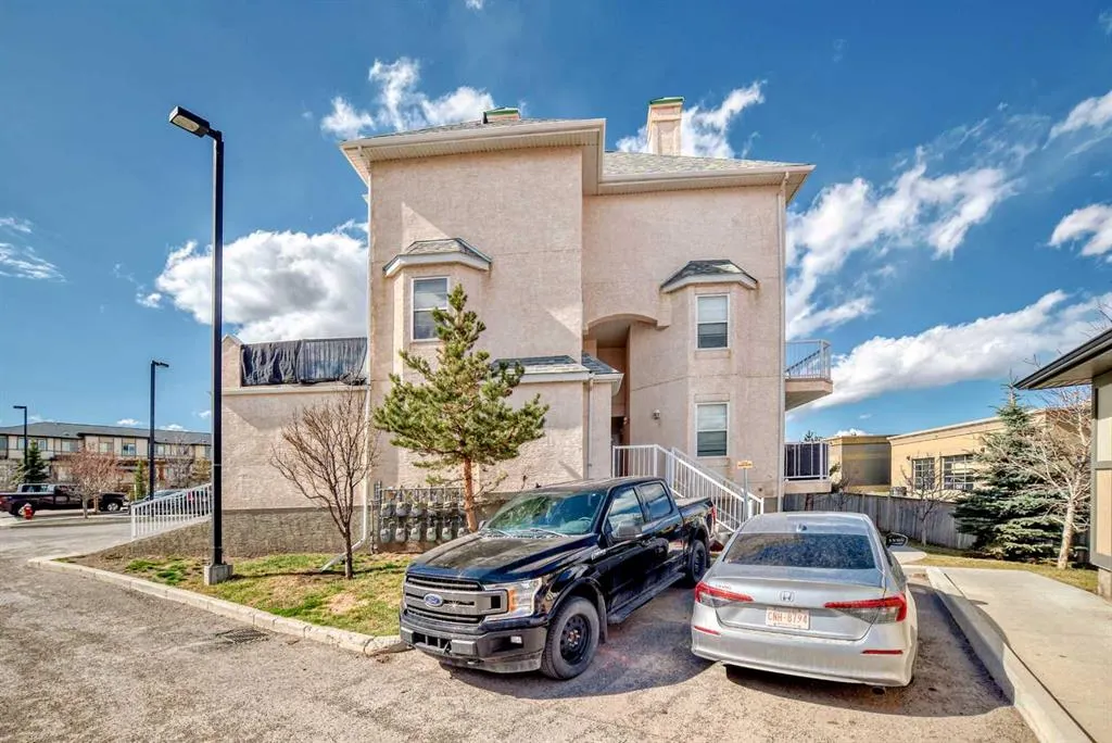 50 Westland Road, #302