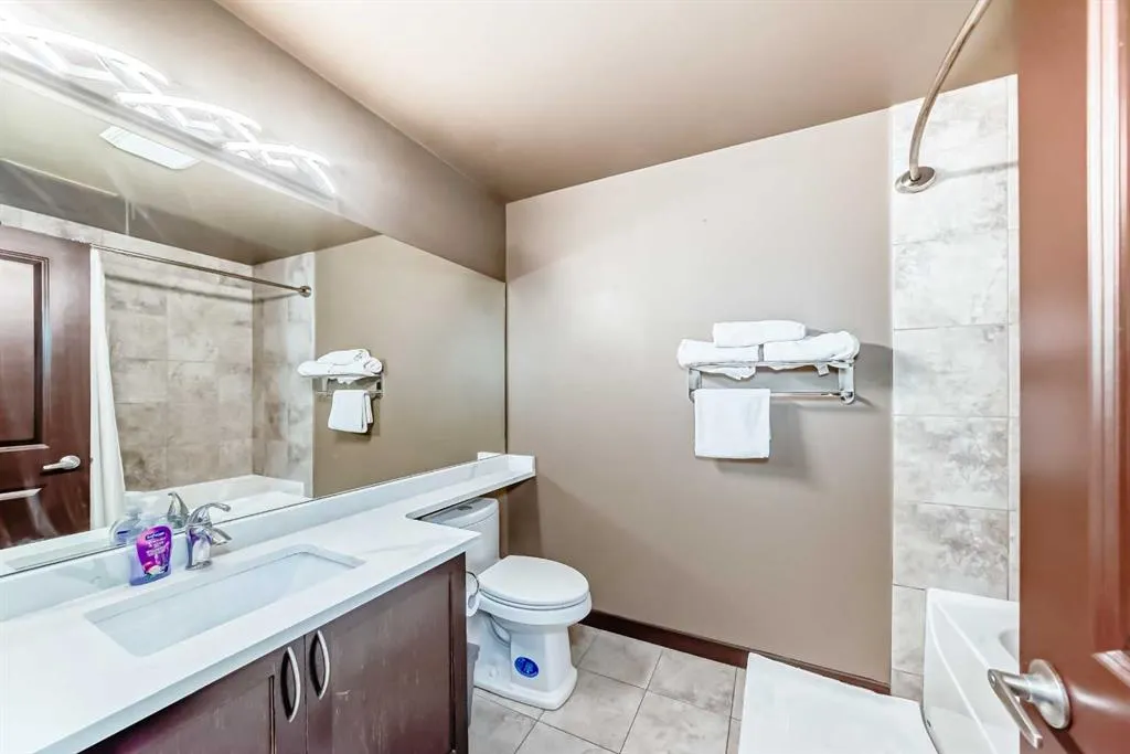 1053 10 Street SW, #915