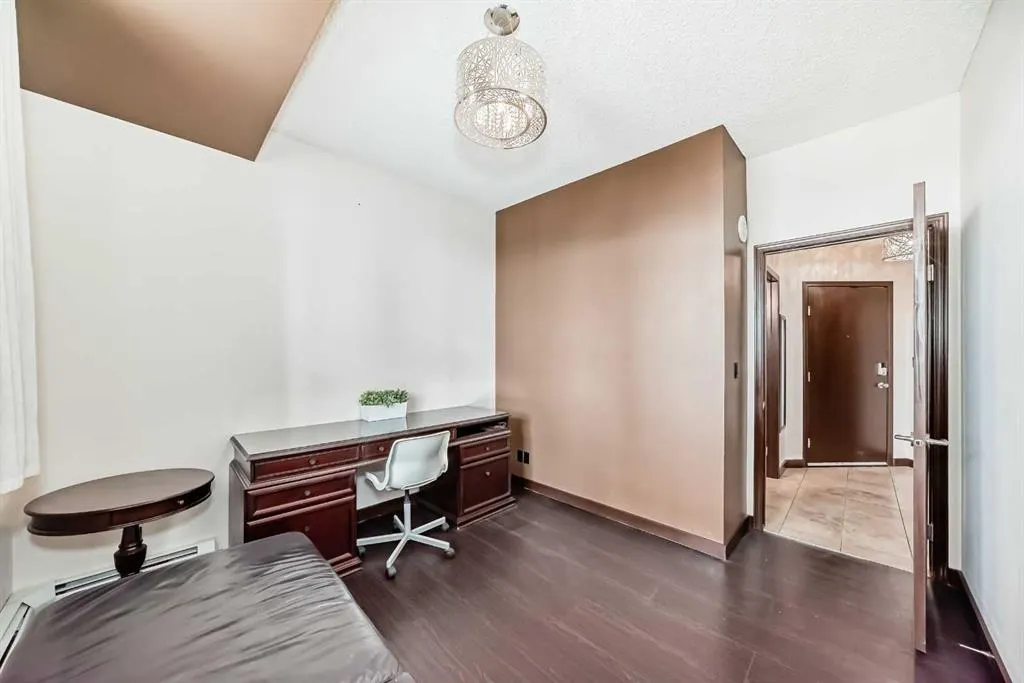 1053 10 Street SW, #915