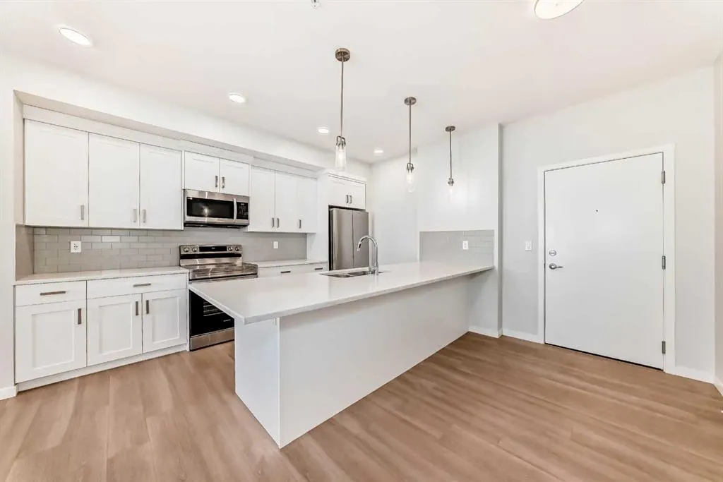 220 Seton Grove SE, #1403