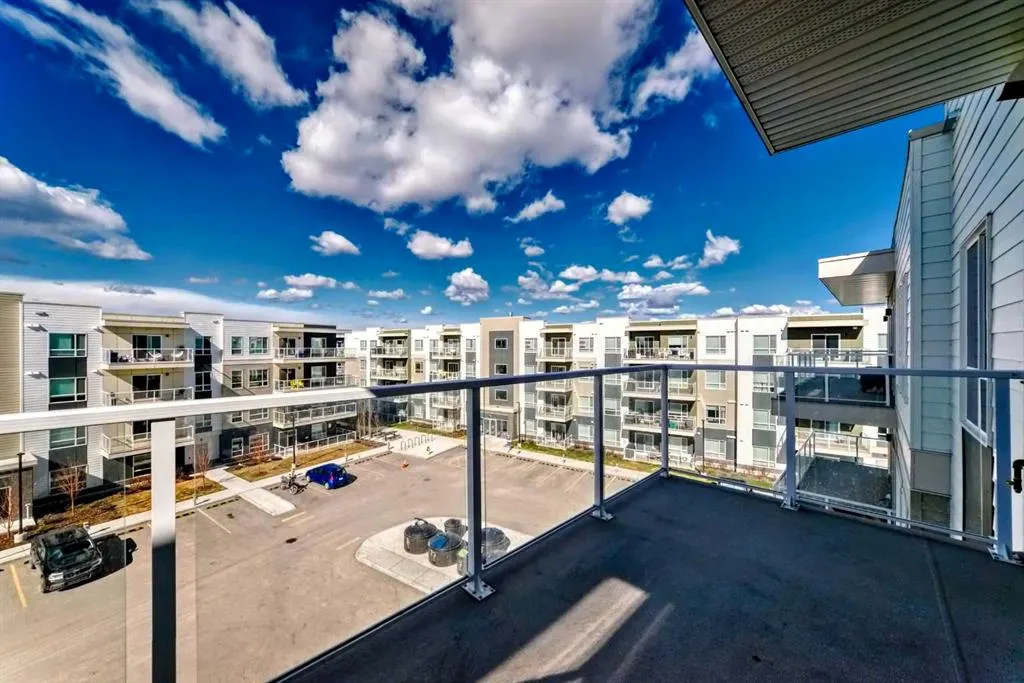 220 Seton Grove SE, #1403