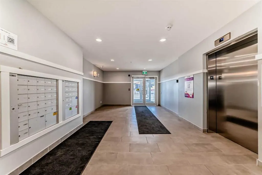 220 Seton Grove SE, #1403
