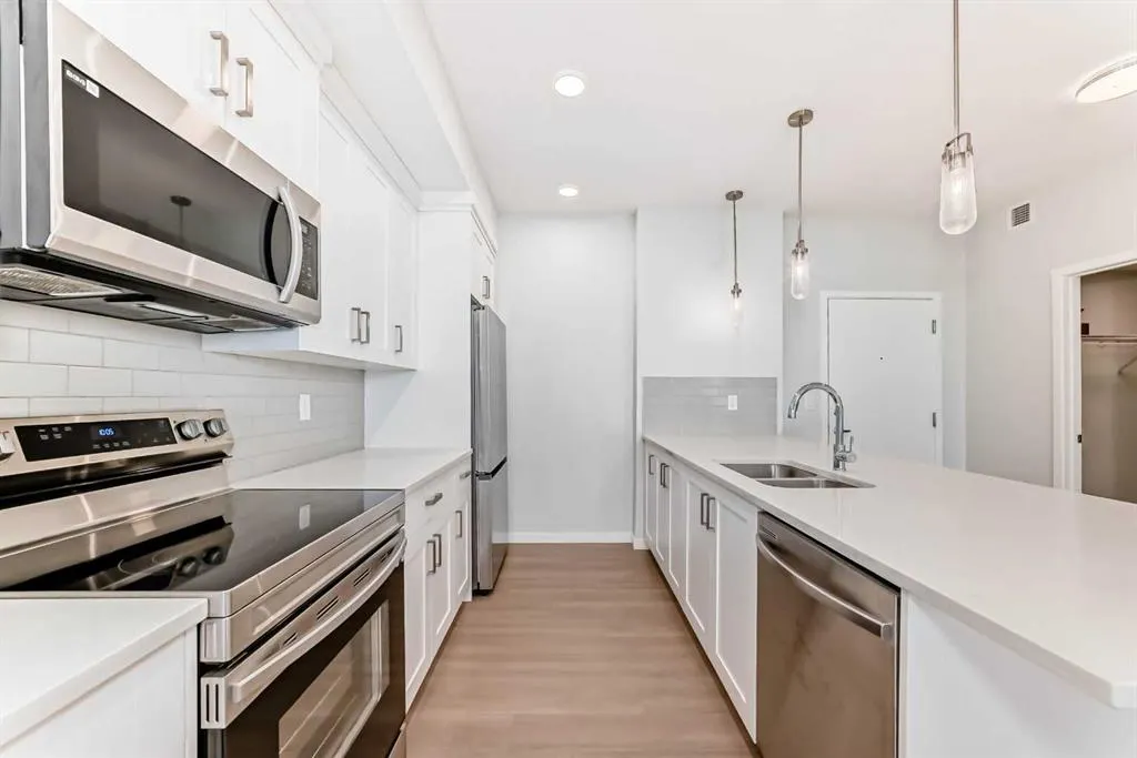 220 Seton Grove SE, #1403