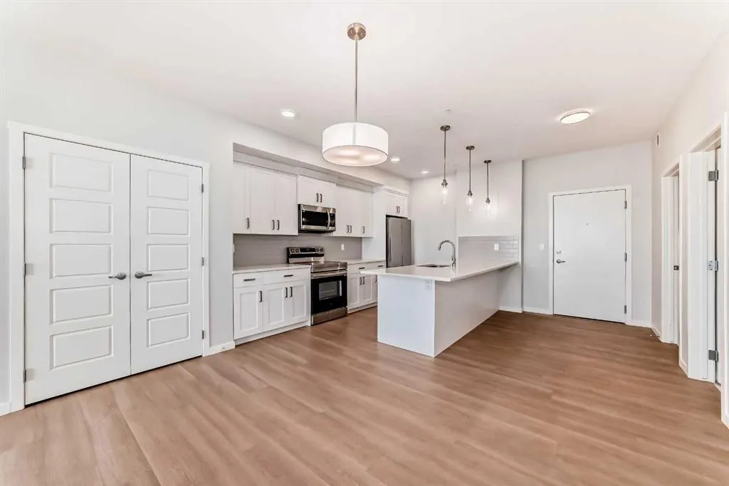220 Seton Grove SE, #1403