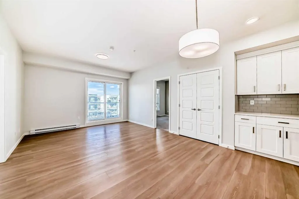 220 Seton Grove SE, #1403